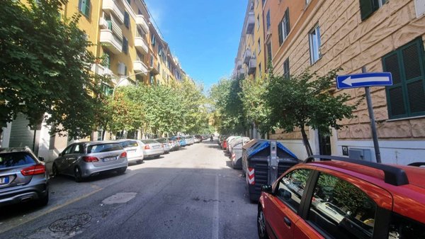 locale commerciale in affitto a Roma in zona Appio Latino