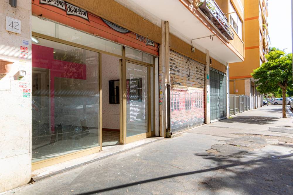 locale commerciale in affitto a Roma in zona Ostia