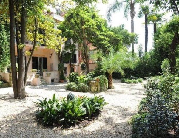 casa indipendente in affitto a Roma in zona Celio
