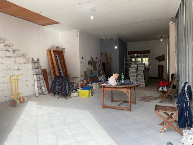 negozio in affitto a Roma in zona Castel di Leva