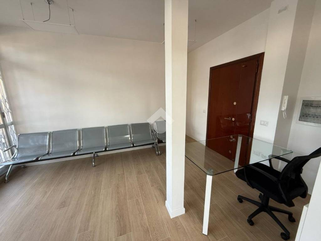 ufficio in affitto a Roma in zona Sette Bagni