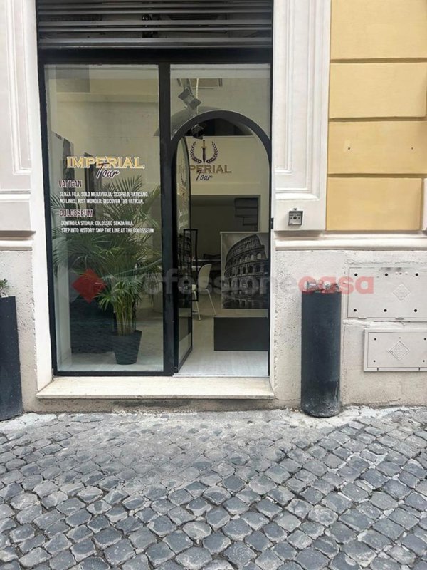 negozio in affitto a Roma in zona Rione Borgo
