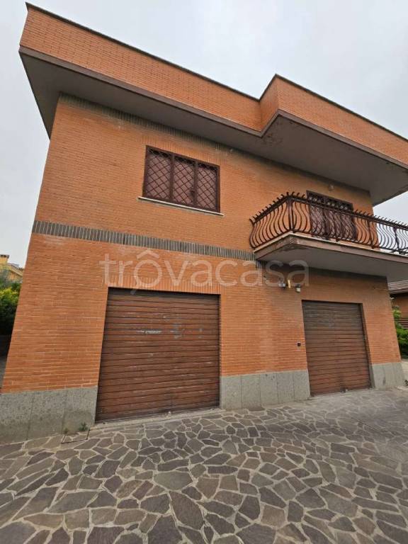 negozio in affitto a Roma in zona Valle Muricana