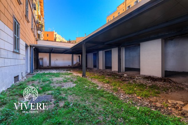 locale commerciale in affitto a Roma in zona Appio Latino