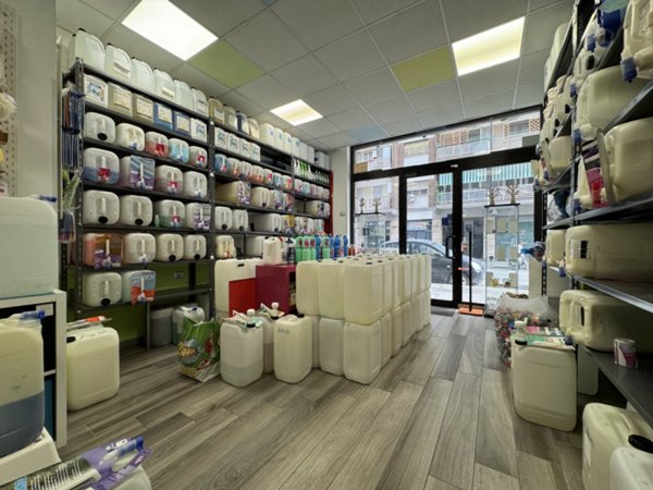 negozio in affitto a Roma in zona Portuense