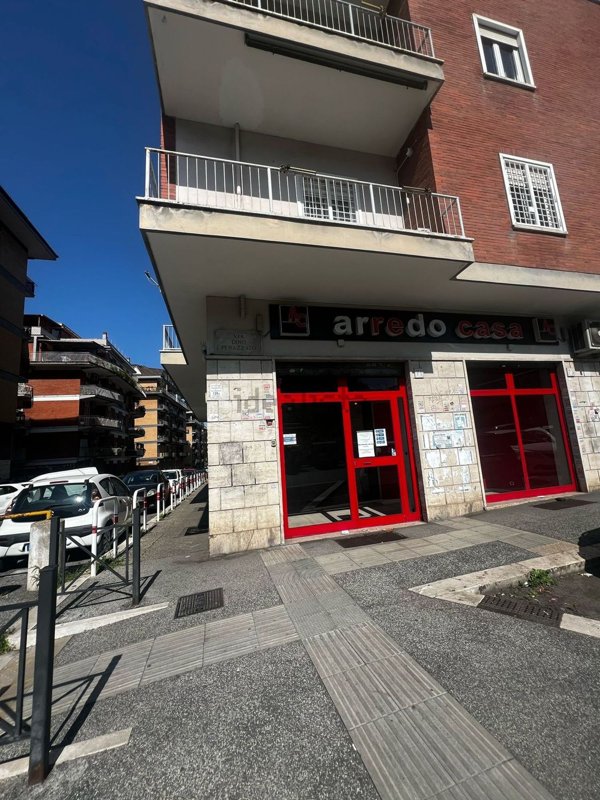 locale commerciale in affitto a Roma in zona Collatino