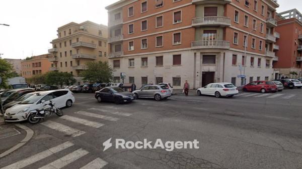 negozio in affitto a Roma in zona Nomentano