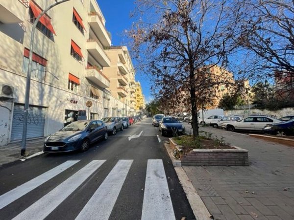 ufficio in affitto a Roma in zona Tuscolano