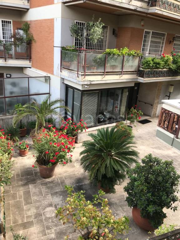appartamento in affitto a Roma in zona Tomba di Nerone