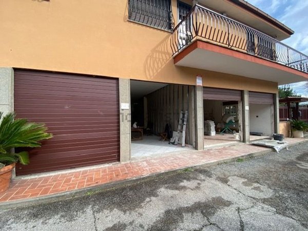 locale commerciale in affitto a Roma in zona Castel di Leva