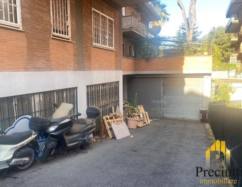 negozio in affitto a Roma