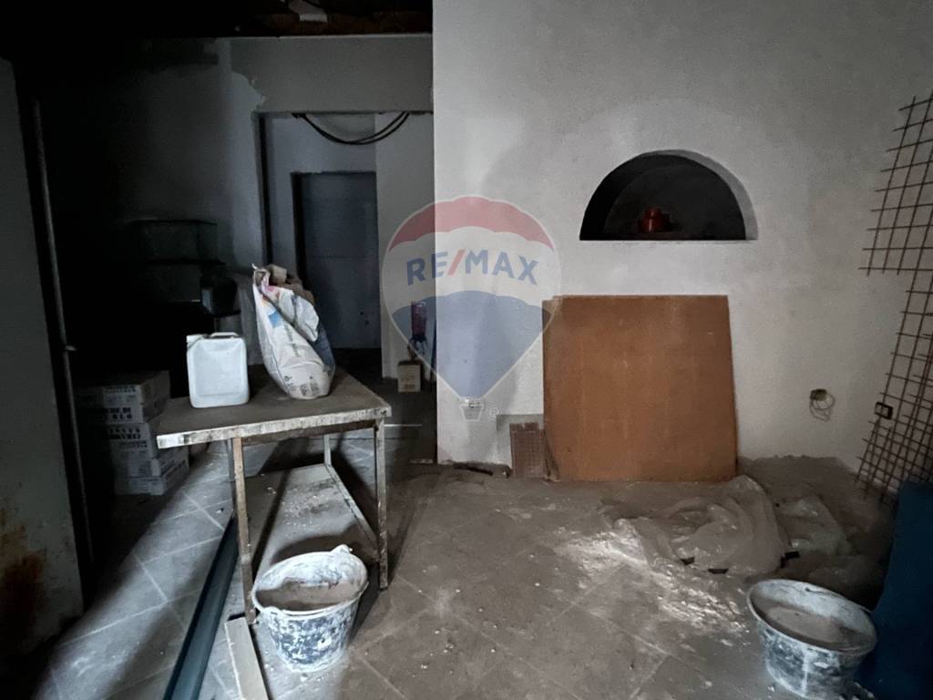 negozio in affitto a Roma in zona Don Bosco