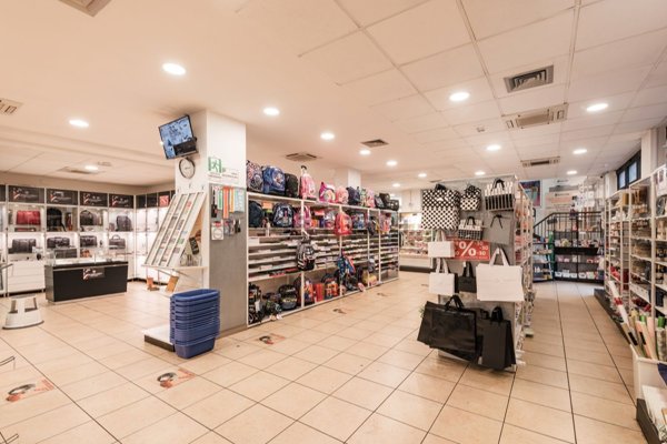 locale commerciale in affitto a Roma in zona Ardeatino