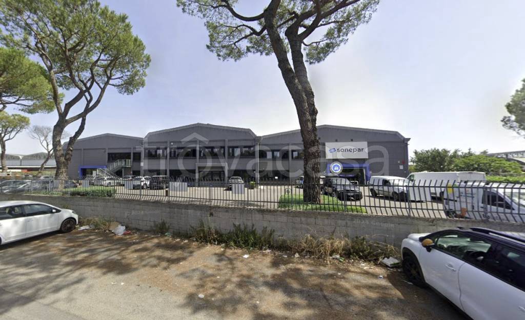locale commerciale in affitto a Roma in zona Magliana Vecchia