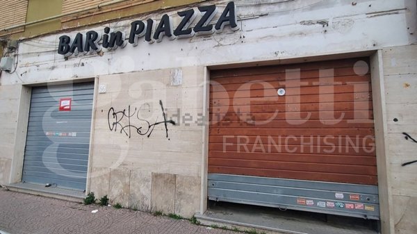 locale commerciale in affitto a Roma in zona Torre Angela