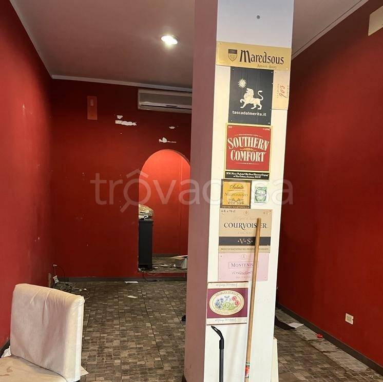 negozio in affitto a Roma in zona Tuscolano