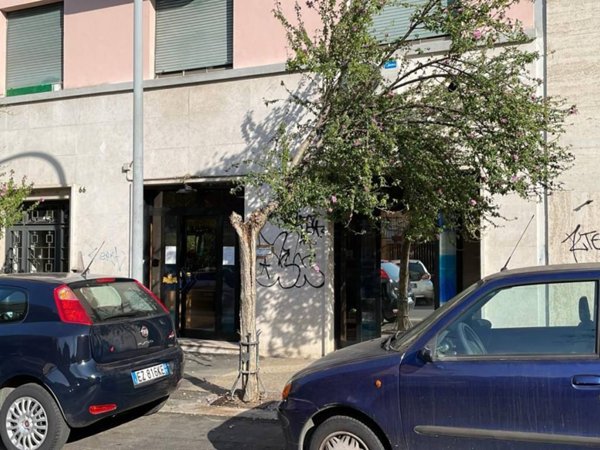 negozio in affitto a Roma in zona Tuscolano