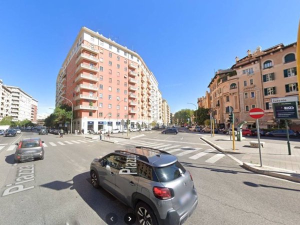negozio in affitto a Roma in zona Appio Latino
