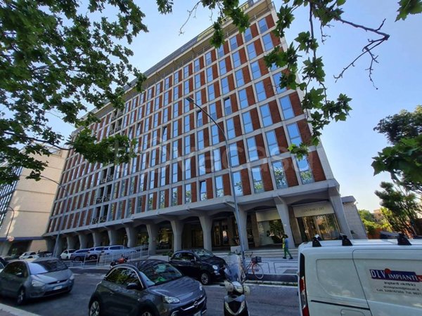 negozio in affitto a Roma in zona EUR
