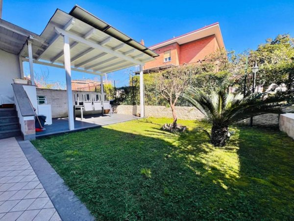 appartamento in affitto a Roma in zona Axa