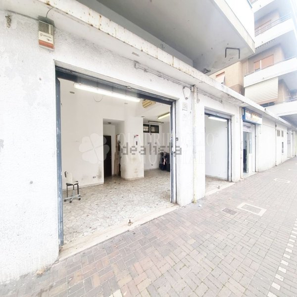 locale commerciale in affitto a Roma in zona Ostia