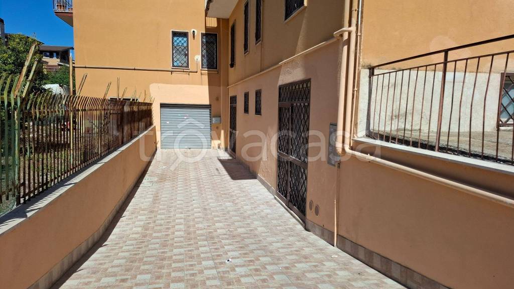 locale commerciale in affitto a Roma in zona Dragona/Bagnoletto