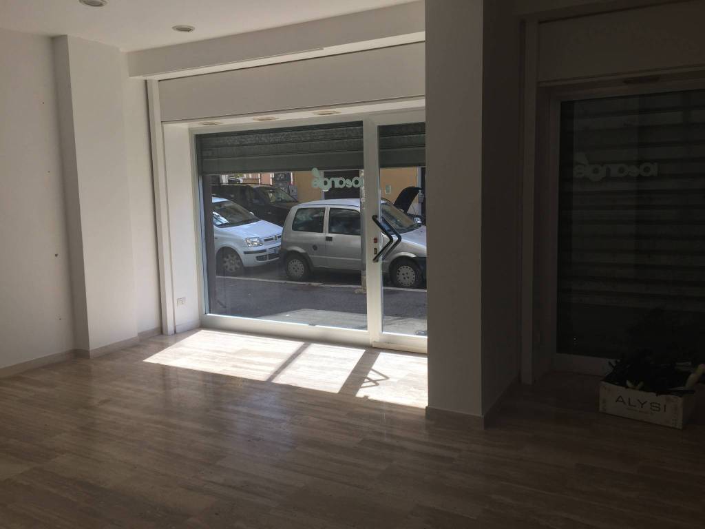 negozio in affitto a Roma in zona Ostia