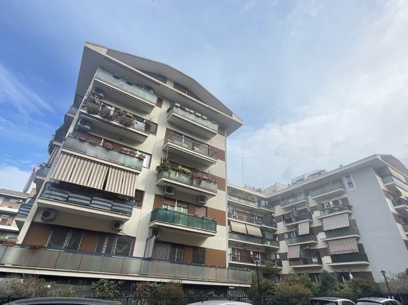negozio in affitto a Roma in zona Collatino