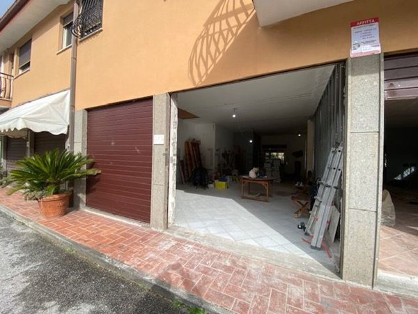 locale commerciale in affitto a Roma in zona Castel di Leva