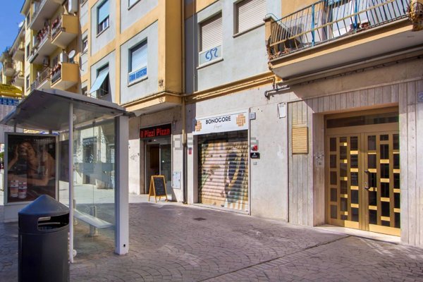 negozio in affitto a Roma in zona Ostia