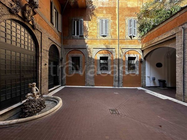 appartamento in affitto a Roma in zona Parione/Sant'Eustachio