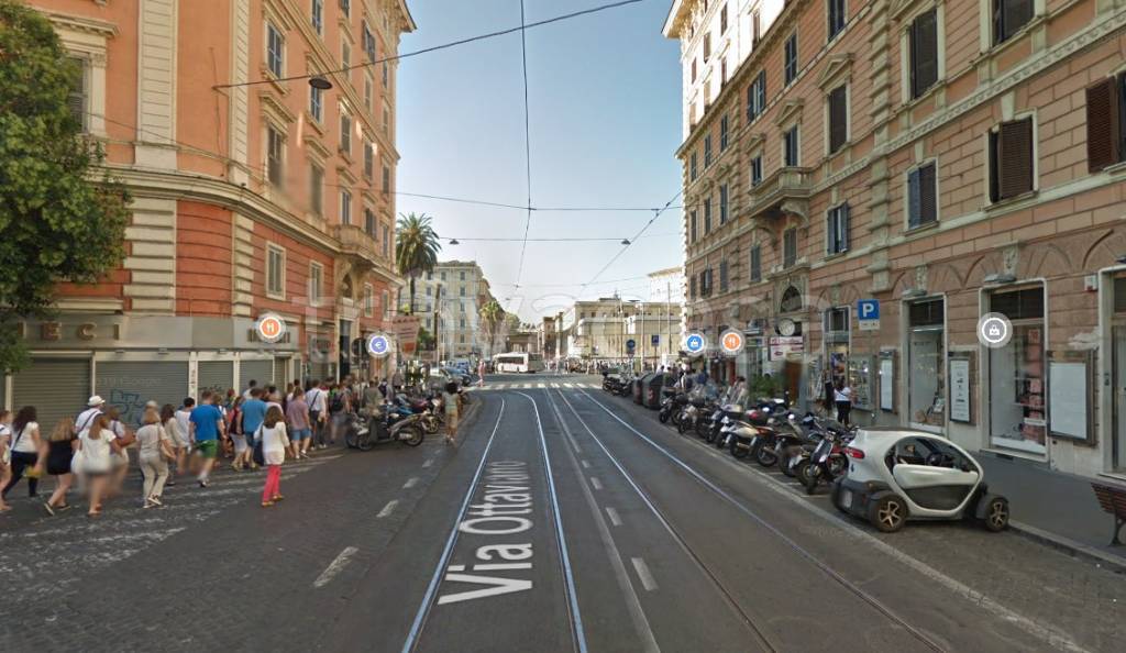 negozio in affitto a Roma in zona Rione Prati