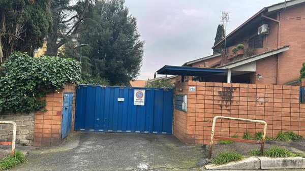 negozio in affitto a Roma in zona Tor di Quinto