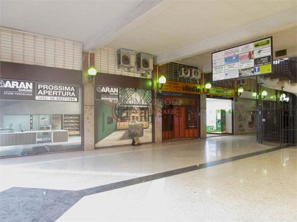 locale commerciale in affitto a Roma in zona Don Bosco