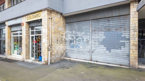 negozio in affitto a Roma in zona Ardeatino