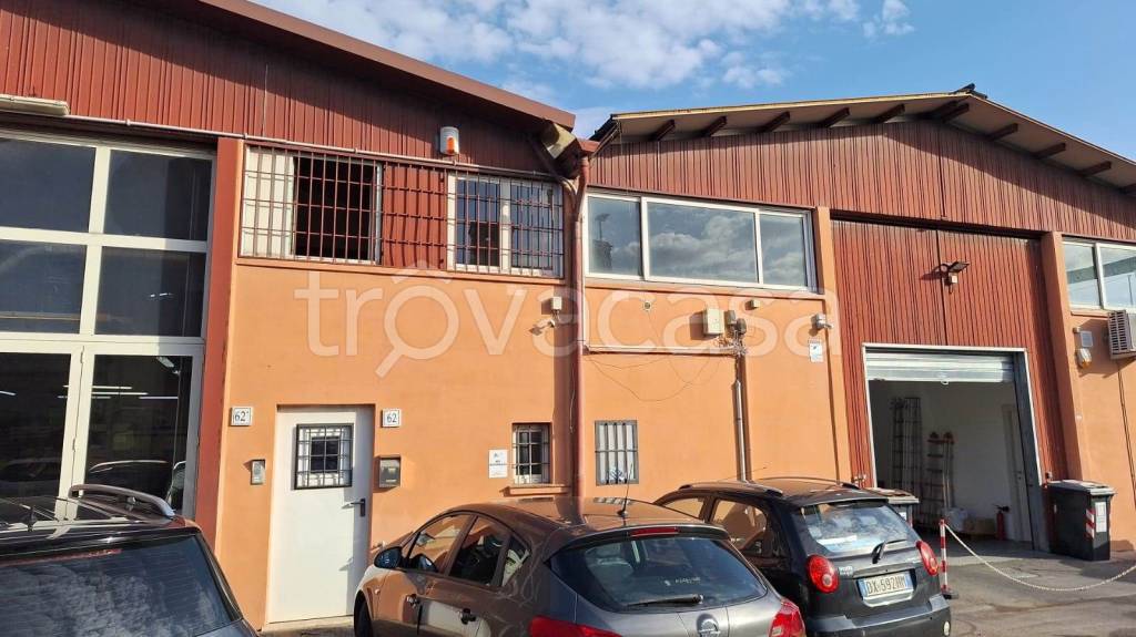 locale commerciale in affitto a Roma