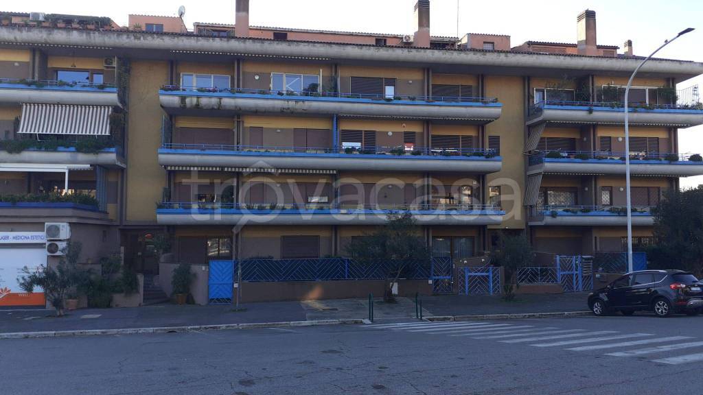 appartamento in affitto a Roma in zona Axa