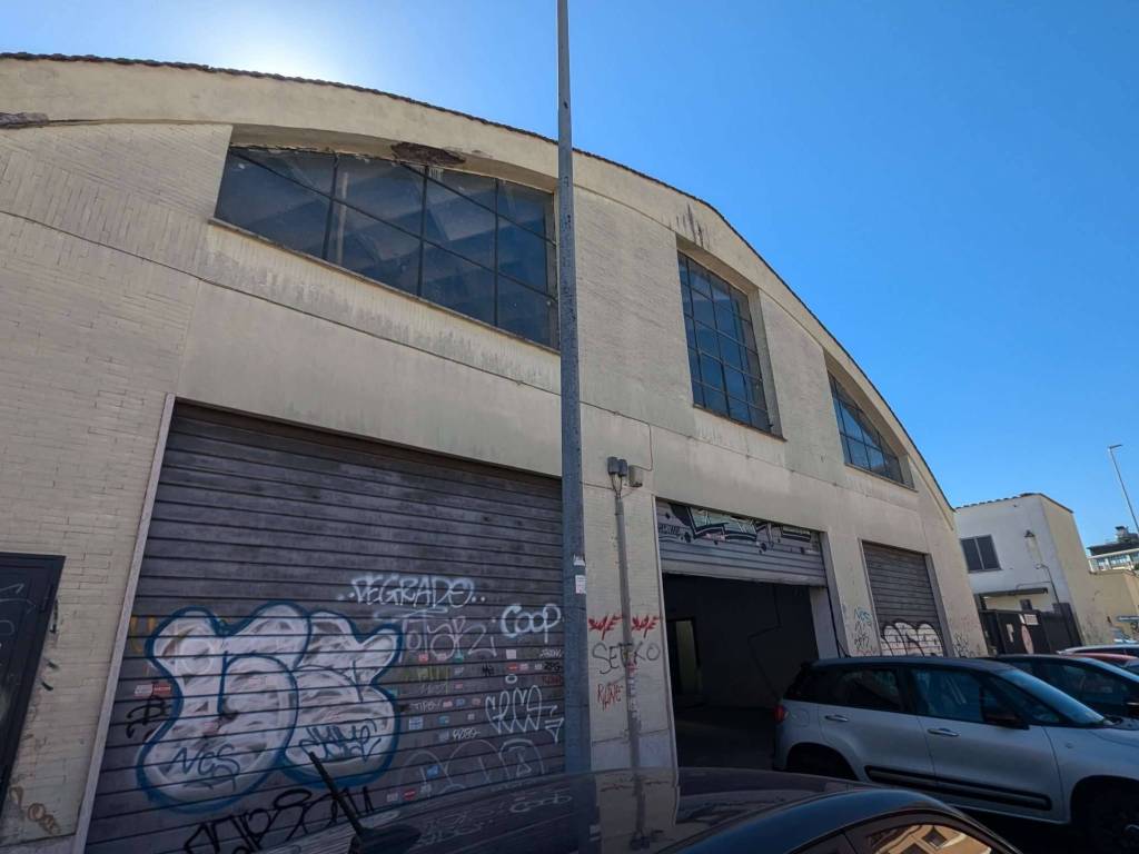 locale commerciale in affitto a Roma in zona Collatino