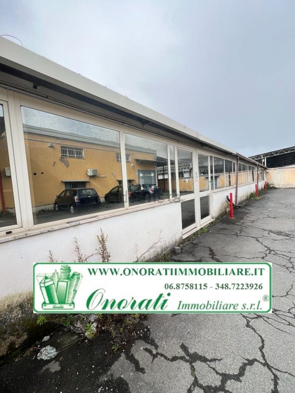 locale di sgombero in affitto a Roma in zona Tor Cervara