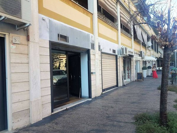 negozio in affitto a Roma in zona Ardeatino