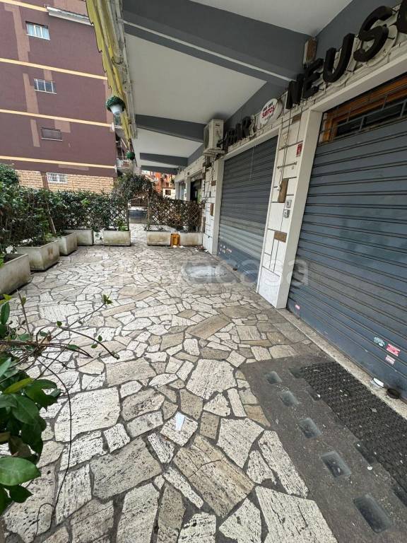 negozio in affitto a Roma in zona Portuense