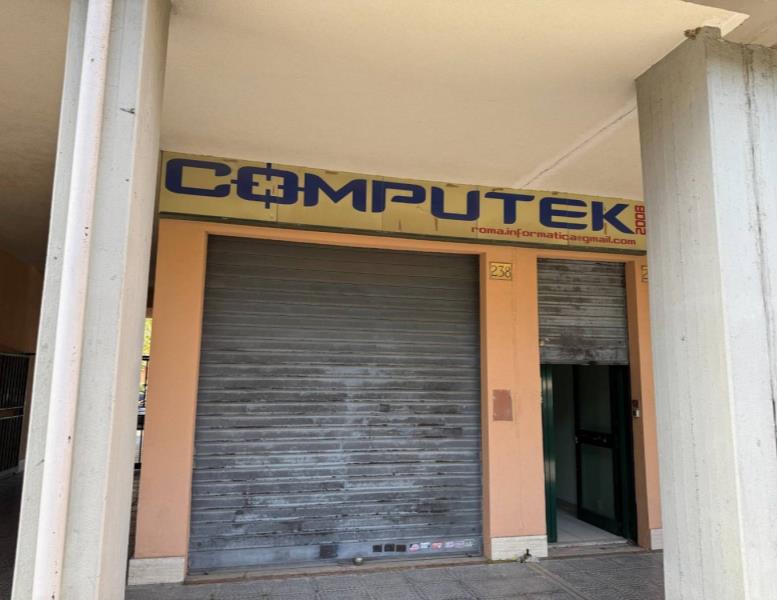 locale commerciale in affitto a Roma