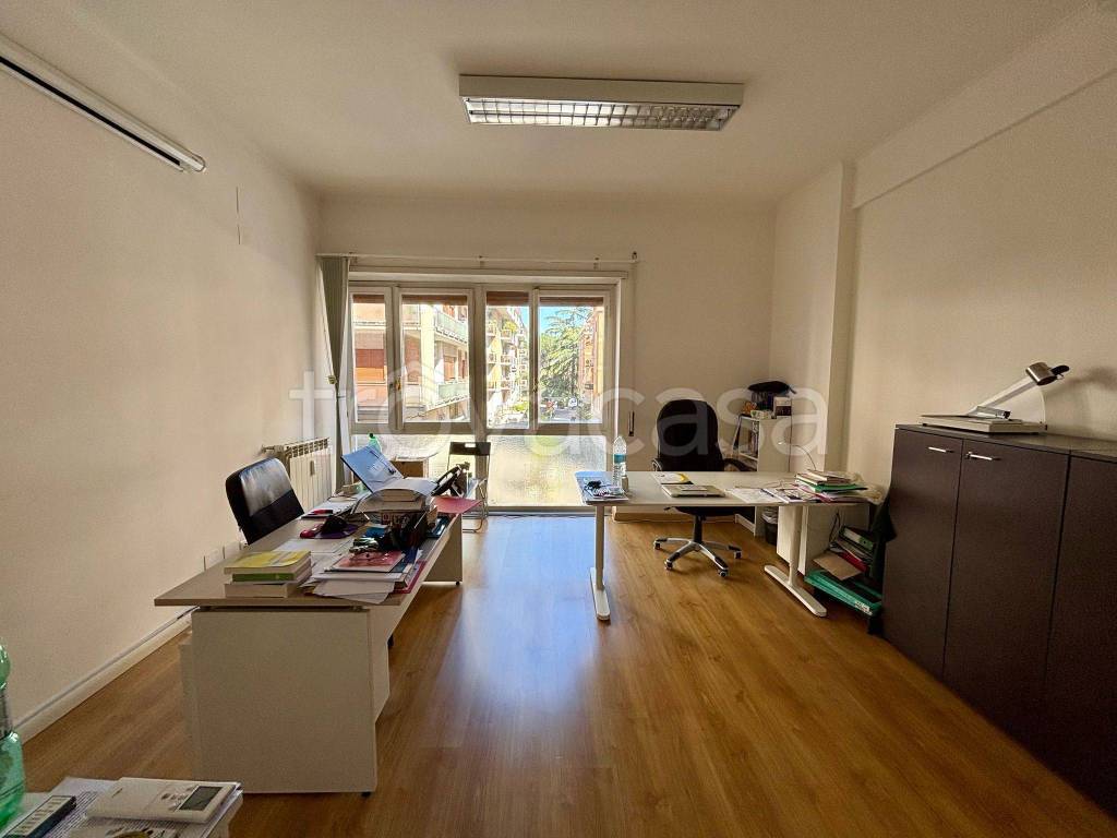 ufficio in affitto a Roma in zona Ardeatino