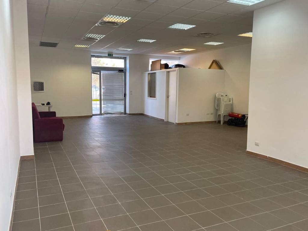 negozio in affitto a Roma in zona Olgiata