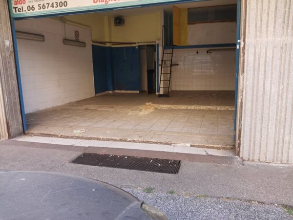 negozio in affitto a Roma in zona Ostia