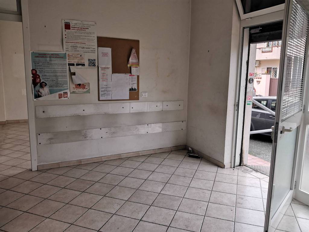 negozio in affitto a Roma in zona Acilia
