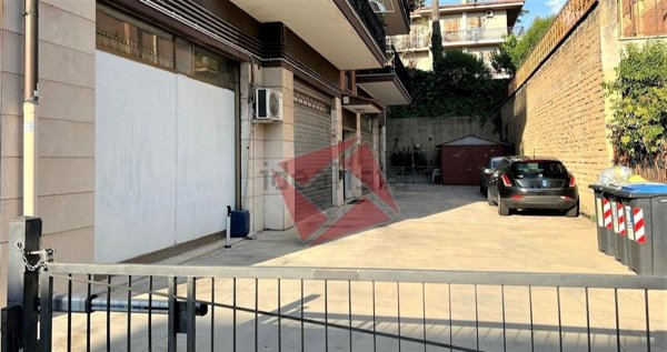 locale commerciale in affitto a Roma in zona Finocchio