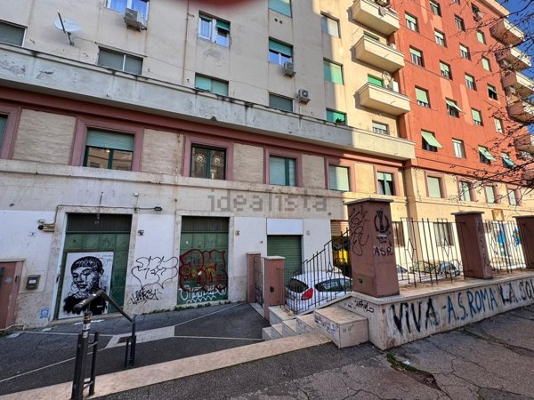 locale commerciale in affitto a Roma in zona Prenestino-Labicano