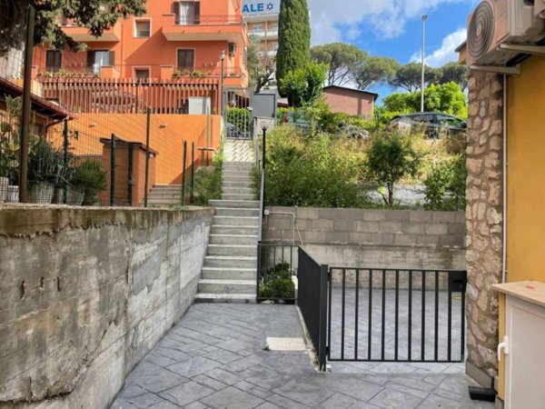 appartamento in affitto a Roma in zona Colle del Sole