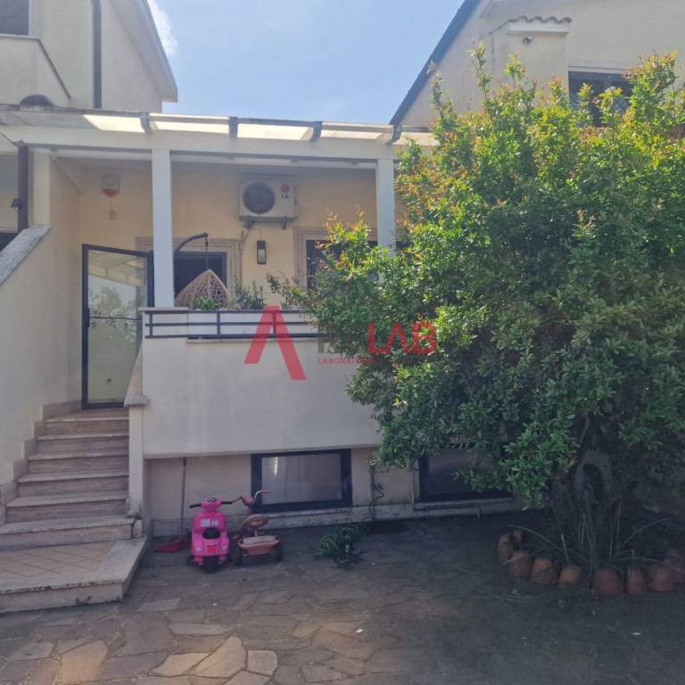 casa indipendente in affitto a Roma in zona Infernetto